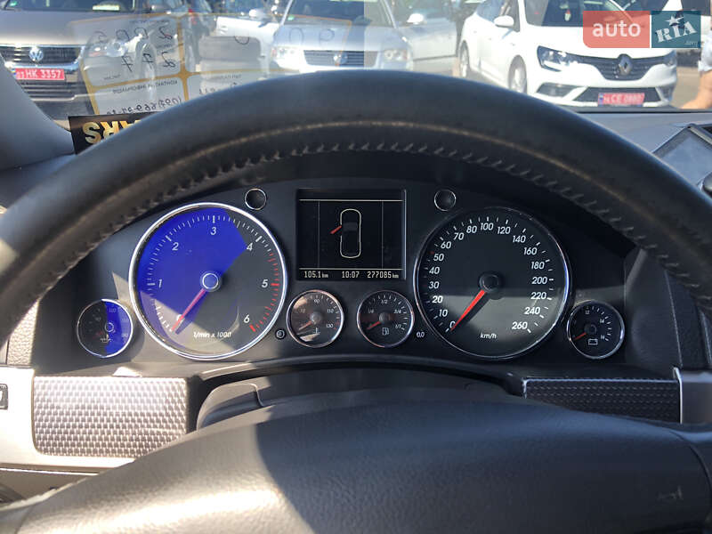 Внедорожник / Кроссовер Volkswagen Touareg 2005 в Харькове