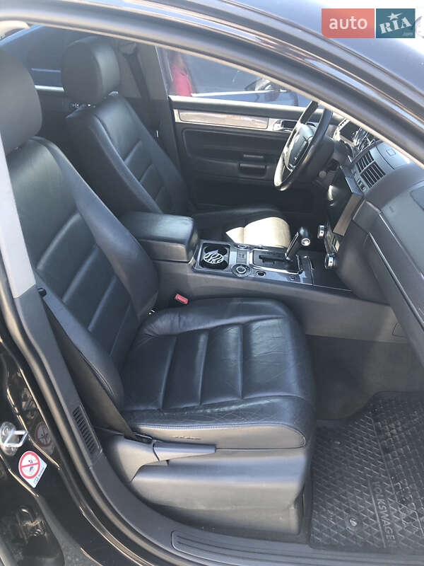 Внедорожник / Кроссовер Volkswagen Touareg 2005 в Харькове