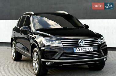 Внедорожник / Кроссовер Volkswagen Touareg 2015 в 
