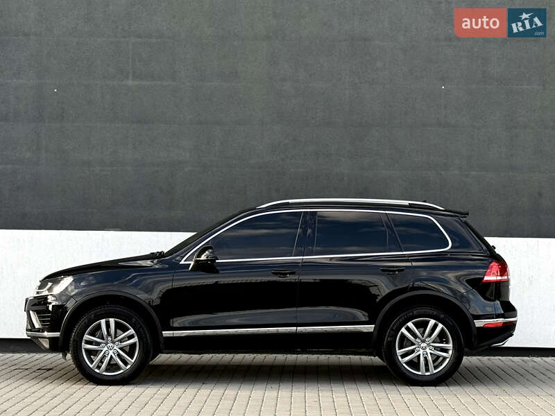 Внедорожник / Кроссовер Volkswagen Touareg 2015 в Тернополе