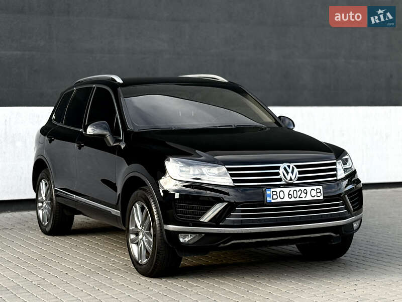 Внедорожник / Кроссовер Volkswagen Touareg 2015 в Тернополе