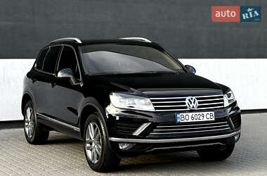 Внедорожник / Кроссовер Volkswagen Touareg 2015 в 