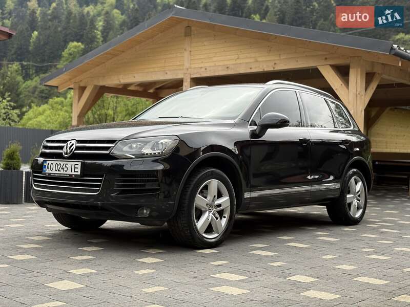 Позашляховик / Кросовер Volkswagen Touareg 2011 в Міжгір'ї
