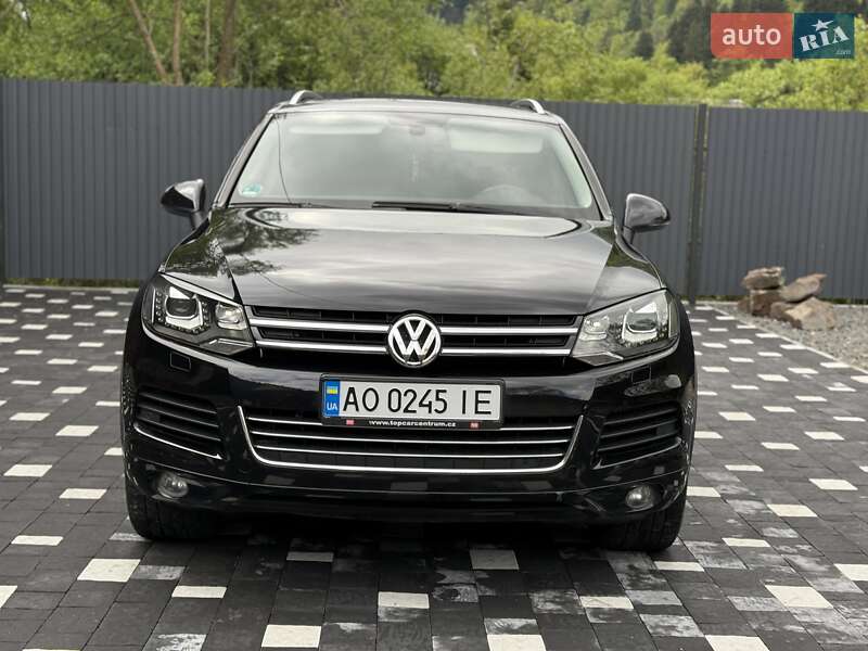 Позашляховик / Кросовер Volkswagen Touareg 2011 в Міжгір'ї