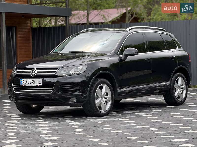 Позашляховик / Кросовер Volkswagen Touareg 2011 в Міжгір'ї