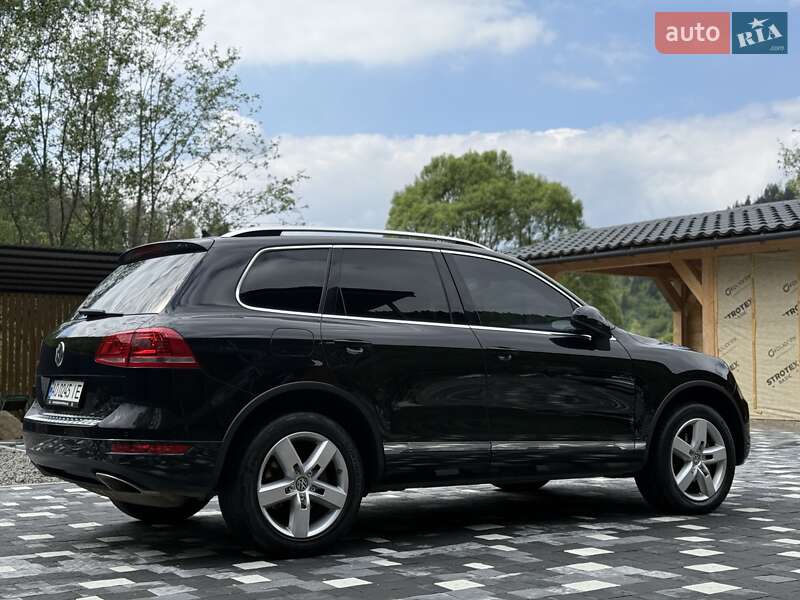 Позашляховик / Кросовер Volkswagen Touareg 2011 в Міжгір'ї