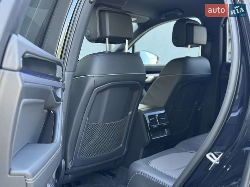 Позашляховик / Кросовер Volkswagen Touareg 2021 в Хмельницькому