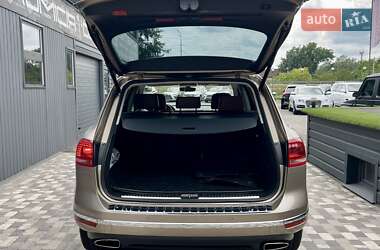 Внедорожник / Кроссовер Volkswagen Touareg 2017 в 