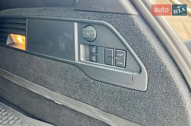 Внедорожник / Кроссовер Volkswagen Touareg 2017 в 