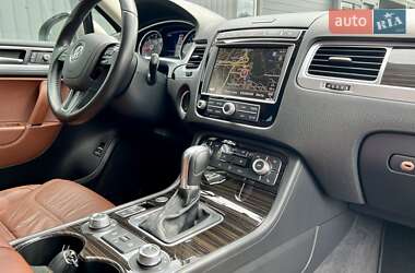 Внедорожник / Кроссовер Volkswagen Touareg 2017 в 