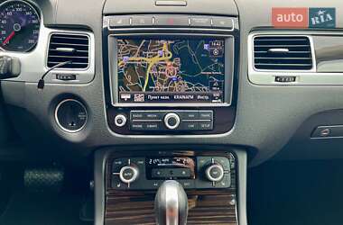 Внедорожник / Кроссовер Volkswagen Touareg 2017 в 