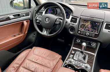 Внедорожник / Кроссовер Volkswagen Touareg 2017 в 