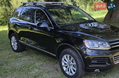 Внедорожник / Кроссовер Volkswagen Touareg 2014 в Львове