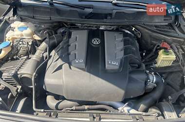 Внедорожник / Кроссовер Volkswagen Touareg 2011 в 