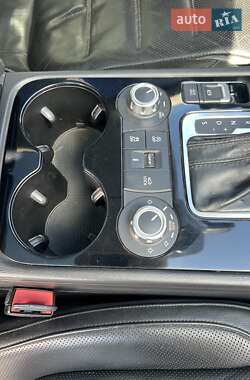 Внедорожник / Кроссовер Volkswagen Touareg 2011 в 