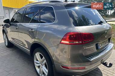 Внедорожник / Кроссовер Volkswagen Touareg 2011 в 