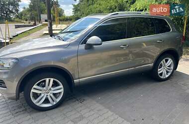 Внедорожник / Кроссовер Volkswagen Touareg 2011 в 