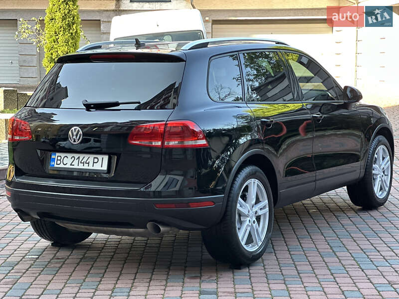 Позашляховик / Кросовер Volkswagen Touareg 2012 в Івано-Франківську