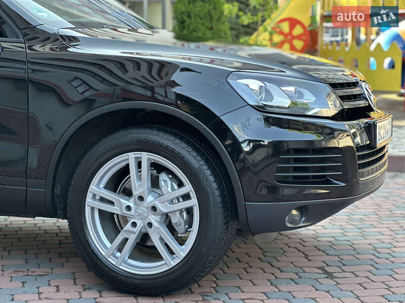 Позашляховик / Кросовер Volkswagen Touareg 2012 в Івано-Франківську