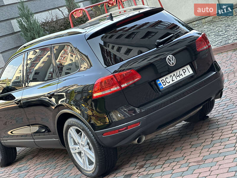 Позашляховик / Кросовер Volkswagen Touareg 2012 в Івано-Франківську