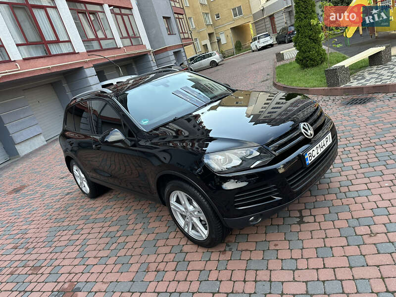 Позашляховик / Кросовер Volkswagen Touareg 2012 в Івано-Франківську