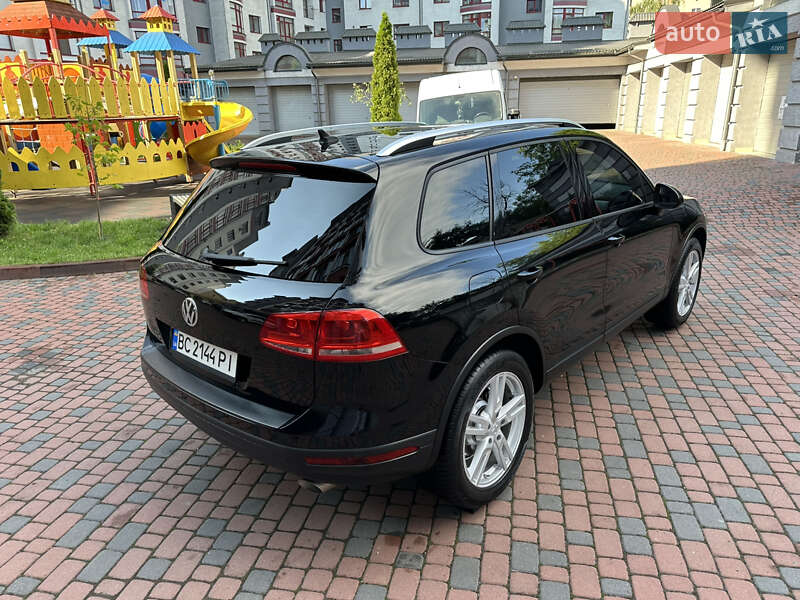 Позашляховик / Кросовер Volkswagen Touareg 2012 в Івано-Франківську