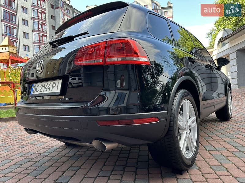 Позашляховик / Кросовер Volkswagen Touareg 2012 в Івано-Франківську