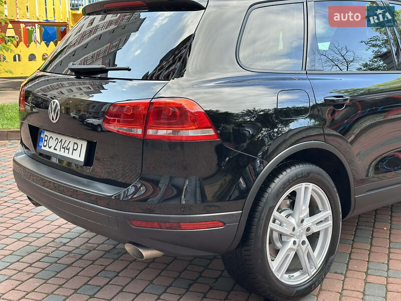 Позашляховик / Кросовер Volkswagen Touareg 2012 в Івано-Франківську