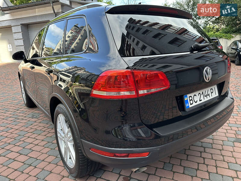 Позашляховик / Кросовер Volkswagen Touareg 2012 в Івано-Франківську