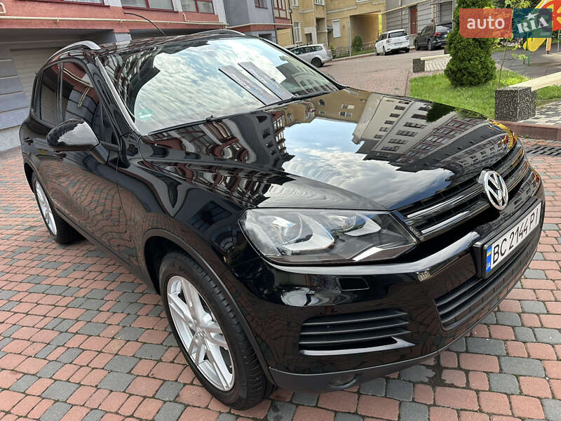 Позашляховик / Кросовер Volkswagen Touareg 2012 в Івано-Франківську