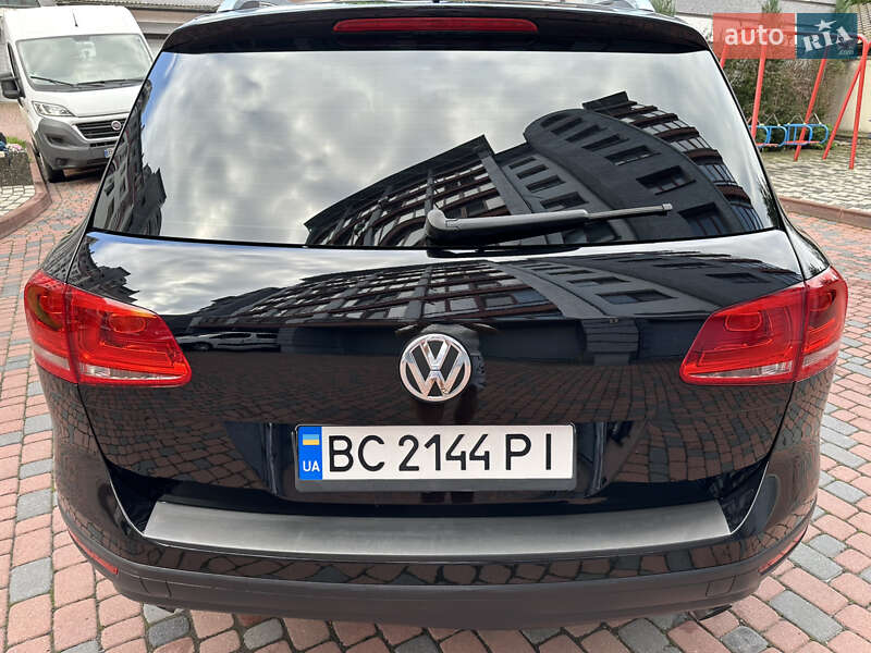 Позашляховик / Кросовер Volkswagen Touareg 2012 в Івано-Франківську