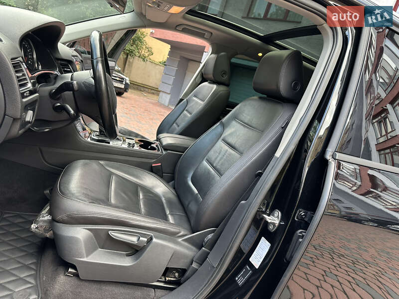 Позашляховик / Кросовер Volkswagen Touareg 2012 в Івано-Франківську