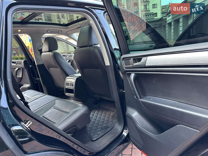 Позашляховик / Кросовер Volkswagen Touareg 2012 в Івано-Франківську
