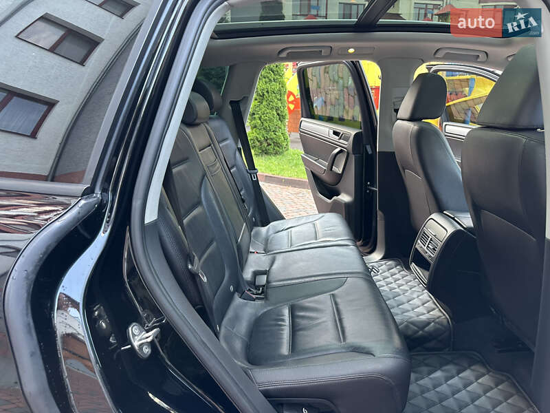 Позашляховик / Кросовер Volkswagen Touareg 2012 в Івано-Франківську