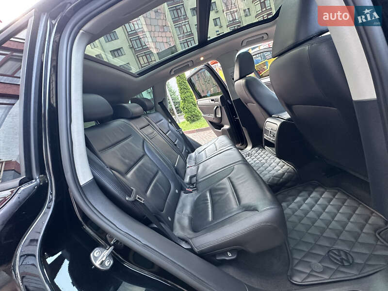 Позашляховик / Кросовер Volkswagen Touareg 2012 в Івано-Франківську
