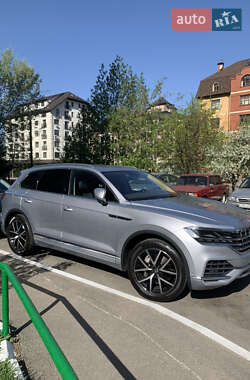 Внедорожник / Кроссовер Volkswagen Touareg 2020 в Киеве