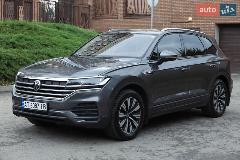 Позашляховик / Кросовер Volkswagen Touareg 2021 в Харкові