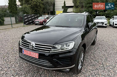 Позашляховик / Кросовер Volkswagen Touareg 2015 в Ірпені