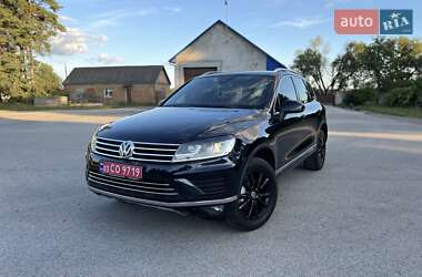Внедорожник / Кроссовер Volkswagen Touareg 2015 в Радивилове