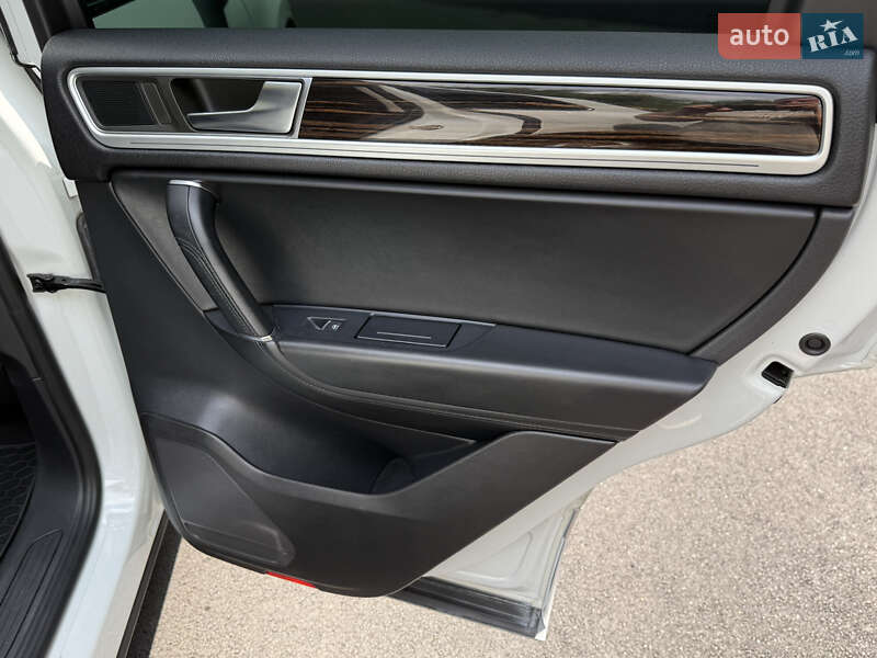 Позашляховик / Кросовер Volkswagen Touareg 2014 в Білій Церкві фото 19 Позашляховик / Кросовер Volkswagen Touareg 2014 в Білій Церкві