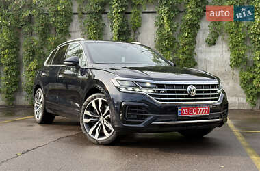 Позашляховик / Кросовер Volkswagen Touareg 2020 в Рівному