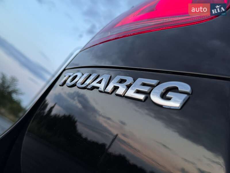 Внедорожник / Кроссовер Volkswagen Touareg 2013 в Ровно