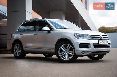 Внедорожник / Кроссовер Volkswagen Touareg 2012 в Киеве