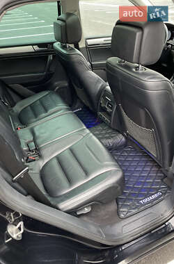 Внедорожник / Кроссовер Volkswagen Touareg 2011 в 