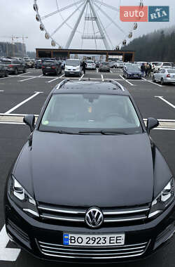 Внедорожник / Кроссовер Volkswagen Touareg 2011 в 