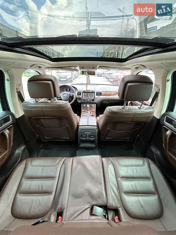 Внедорожник / Кроссовер Volkswagen Touareg 2014 в Сумах