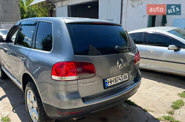 Внедорожник / Кроссовер Volkswagen Touareg 2004 в 