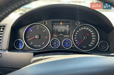 Внедорожник / Кроссовер Volkswagen Touareg 2004 в 