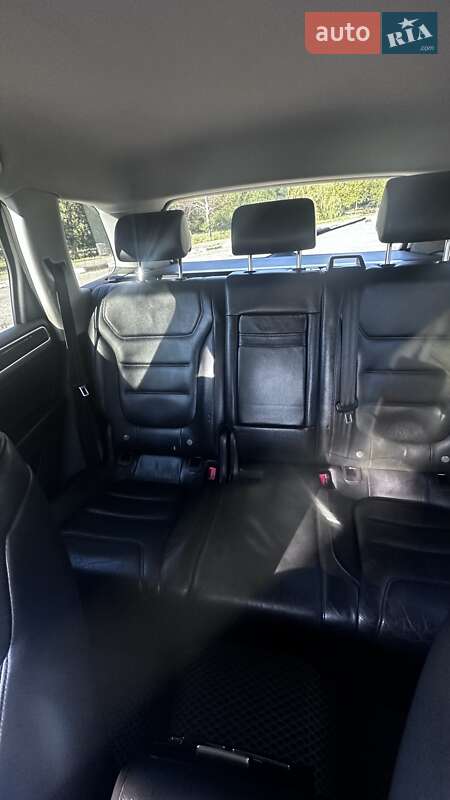 Позашляховик / Кросовер Volkswagen Touareg 2011 в Запоріжжі