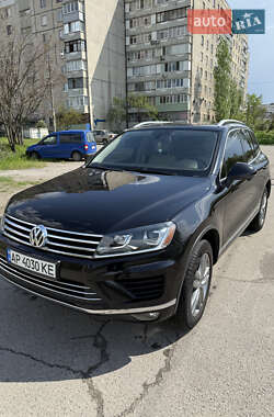 Внедорожник / Кроссовер Volkswagen Touareg 2015 в Запорожье
